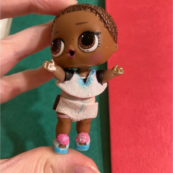 B1G2 - Brown Glitter Hair LOL Surprise Tot - Buy 1, Get 2 FREE - Picture 3 of 4